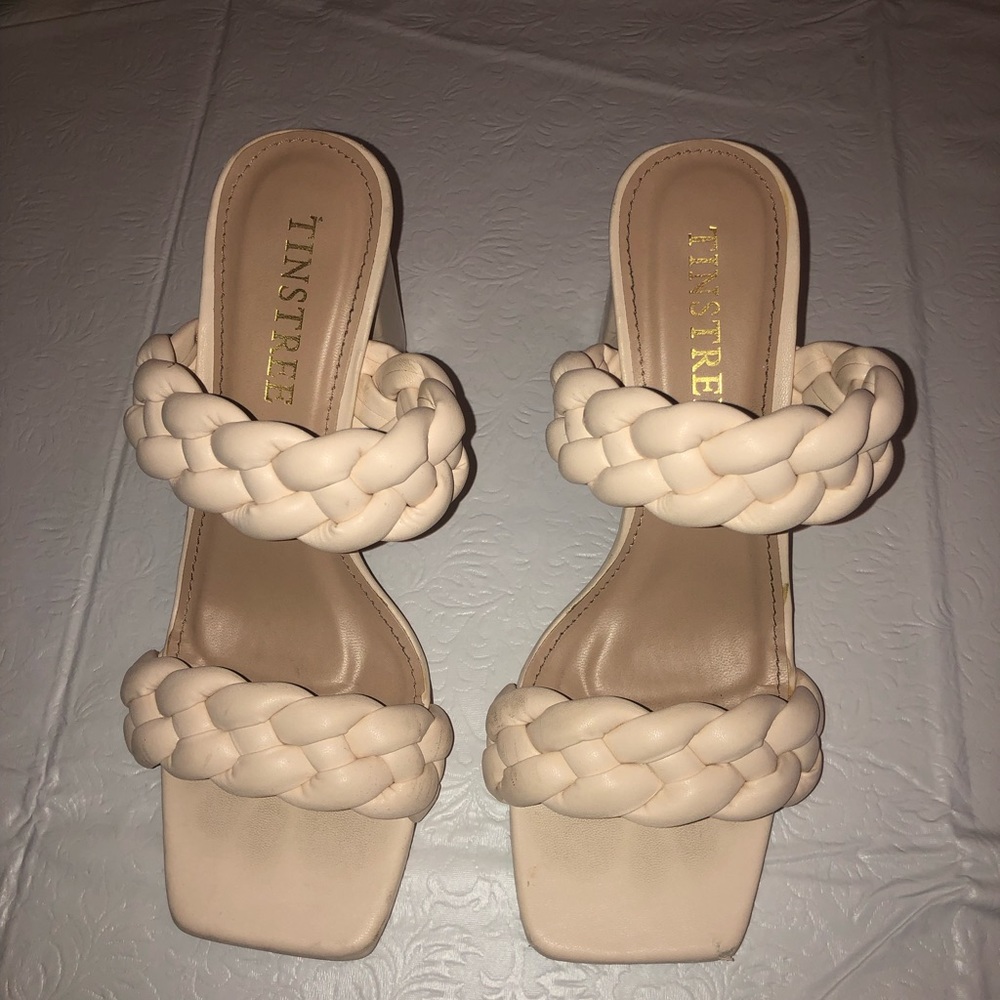 TINSTREE Leather Sandel with faux croc heel. Size 7.